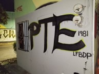 Mural - Graffiti - Pintada - "LA BANDA DEL MORELIA ~ LA FAMOSA BANDA DEL PONIENTE" Mural de la Barra: Locura 81 &bull; Club: Monarcas Morelia