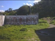 Mural - Graffiti - Pintada - Mural de la Barra: Los Cruzados &bull; Club: Universidad Católica