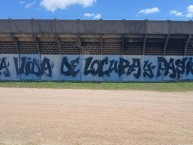 Mural - Graffiti - Pintadas - "Una vida de locura y pasion por vos" Mural de la Barra: Los Villeros &bull; Club: Cerro &bull; País: Uruguay