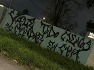 Mural - Graffiti - Pintadas - "Vale todo, menos mandar en cana." Mural de la Barra: Los Villeros &bull; Club: Cerro &bull; País: Uruguay