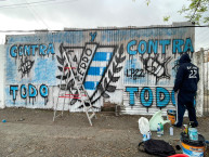Mural - Graffiti - Pintadas - "Cerro contra todos" Mural de la Barra: Los Villeros &bull; Club: Cerro &bull; País: Uruguay