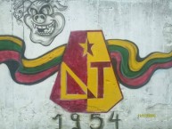 Mural - Graffiti - Pintadas - Mural de la Barra: Revolución Vinotinto Sur • Club: Tolima • País: Colombia