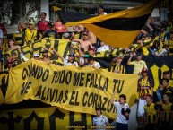 Trapo - Bandeira - Faixa - Telón - "Cuando todo me falla tu me alivias el corazon" Trapo de la Barra: Avalancha Sur • Club: Deportivo Táchira • País: Venezuela