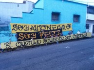 Trapo - Bandeira - Faixa - Telón - "Soy aurinegro Soy Feliz - El Querido Equipo de San Cristóbal" Trapo de la Barra: Avalancha Sur • Club: Deportivo Táchira