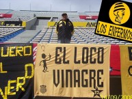 Trapo - Bandeira - Faixa - Telón - "El loco vinagre" Trapo de la Barra: Barra Amsterdam • Club: Peñarol