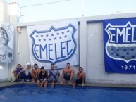 Trapo - Bandeira - Faixa - Telón - "Boca del pozo - Escudos Emelec" Trapo de la Barra: Boca del Pozo • Club: Emelec • País: Ecuador