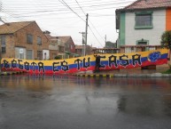 Trapo - Bandeira - Faixa - Telón - "Bogota es tu casa" Trapo de la Barra: Comandos Azules • Club: Millonarios • País: Colombia