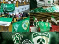 Trapo - Bandeira - Faixa - Telón - "Equidad y Santiago Wanders una sola pasión" Trapo de la Barra: Distrito Asegurador • Club: La Equidad