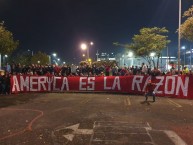 Trapo - Bandeira - Faixa - Telón - Trapo de la Barra: Disturbio Rojo Bogotá • Club: América de Cáli