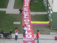 Trapo - Bandeira - Faixa - Telón - Trapo de la Barra: Disturbio Rojo Bogotá • Club: América de Cáli