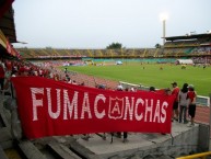 Trapo - Bandeira - Faixa - Telón - Trapo de la Barra: Disturbio Rojo Bogotá • Club: América de Cáli • País: Colombia