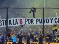 Trapo - Bandeira - Faixa - Telón - "Te fuiste a la B por puto y cagon" Trapo de la Barra: La 12 • Club: Boca Juniors