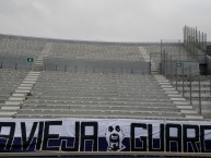 Trapo - Bandeira - Faixa - Telón - "LA VIEJA GUARDIA trapo colgado en el lugar que se fundó la barra en 1998" Trapo de la Barra: La Adicción • Club: Monterrey