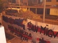 Trapo - Bandeira - Faixa - Telón - Trapo de la Barra: La Banda del Basurero • Club: Deportivo Municipal • País: Peru