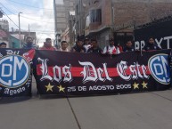 Trapo - Bandeira - Faixa - Telón - Trapo de la Barra: La Banda del Basurero • Club: Deportivo Municipal