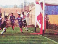 Trapo - Bandeira - Faixa - Telón - "Hay hinchadas que ganan partidos, la del Muni hasta mete goles!" Trapo de la Barra: La Banda del Basurero • Club: Deportivo Municipal