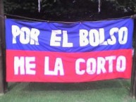 Trapo - Bandeira - Faixa - Telón - "Por el bolso me la corto" Trapo de la Barra: La Banda del Parque • Club: Nacional • País: Uruguay