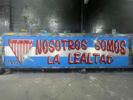 Trapo - Bandeira - Faixa - Telón - "NOSOTROS SOMOS LA LEALTAD" Trapo de la Barra: La Banda Descontrolada • Club: Los Andes • País: Argentina