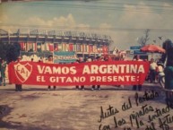 Trapo - Bandeira - Faixa - Telón - "Vamos Argentina, El Gitano Presente" Trapo de la Barra: La Barra del Rojo • Club: Independiente • País: Argentina