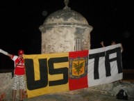 Trapo - Bandeira - Faixa - Telón - Trapo de la Barra: La Guardia Albi Roja Sur • Club: Independiente Santa Fe • País: Colombia