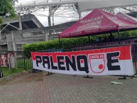 Trapo - Bandeira - Faixa - Telón - Trapo de la Barra: La Guardia Albi Roja Sur • Club: Independiente Santa Fe • País: Colombia