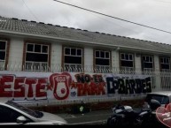 Trapo - Bandeira - Faixa - Telón - Trapo de la Barra: La Guardia Albi Roja Sur • Club: Independiente Santa Fe • País: Colombia