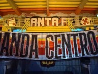 Trapo - Bandeira - Faixa - Telón - "BANDA CENTRO" Trapo de la Barra: La Guardia Albi Roja Sur &bull; Club: Independiente Santa Fe &bull; País: Colombia