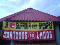 Trapo - Bandeira - Faixa - Telón - Trapo de la Barra: La Guardia Albi Roja Sur • Club: Independiente Santa Fe