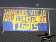 Trapo - Bandeira - Faixa - Telón - "gracias viejo por hacerme de tigres" Trapo de la Barra: Libres y Lokos • Club: Tigres • País: México