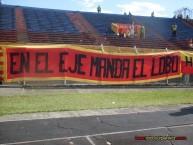 Trapo - Bandeira - Faixa - Telón - "EN EL EJE MANDA EL LOBO" Trapo de la Barra: Lobo Sur • Club: Pereira