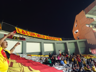 Trapo - Bandeira - Faixa - Telón - "LA FAMOSA BANDA DEL PONIENTE 1981 LA COLINA" Trapo de la Barra: Locura 81 &bull; Club: Monarcas Morelia &bull; País: México