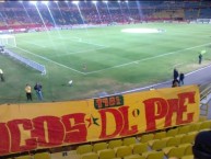 Trapo - Bandeira - Faixa - Telón - "~ LA FAMOSA BANDA DEL PONIENTE★LA BANDA DEL ROJIAMARILLO★" Trapo de la Barra: Locura 81 &bull; Club: Monarcas Morelia &bull; País: México