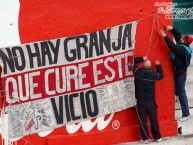 Trapo - Bandeira - Faixa - Telón - "No hay granja que cure este vicio" Trapo de la Barra: Los Borrachos del Tablón • Club: River Plate • País: Argentina