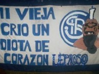 Trapo - Bandeira - Faixa - Telón - "mi vieja crio un idiota de corazón leproso" Trapo de la Barra: Los Caudillos del Parque • Club: Independiente Rivadavia