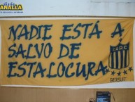 Trapo - Bandeira - Faixa - Telón - "Nadie esta a salvo de esta locura" Trapo de la Barra: Los Guerreros • Club: Rosario Central