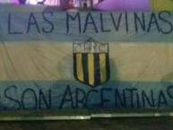 Trapo - Bandeira - Faixa - Telón - "LAS MALVINAS SON ARGENTINAS" Trapo de la Barra: Los Guerreros &bull; Club: Rosario Central &bull; País: Argentina