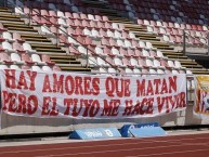 Trapo - Bandeira - Faixa - Telón - "Hay amores que matan pero el tuyo me hace vivir" Trapo de la Barra: Los Marginales • Club: Curicó Unido