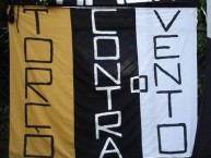 Trapo - Bandeira - Faixa - Telón - "Mov 105 - Torço contra o vento" Trapo de la Barra: Movimento 105 Minutos • Club: Atlético Mineiro • País: Brasil