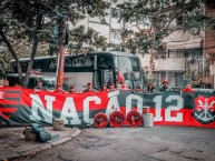 Trapo - Bandeira - Faixa - Telón - "Nação 12 a caminho de BH, para apoiar o Flamengo diante do Cruzeiro." Trapo de la Barra: Nação 12 • Club: Flamengo • País: Brasil