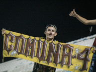 Trapo - Bandeira - Faixa - Telón - Trapo de la Barra: Revolución Vinotinto Sur &bull; Club: Tolima &bull; País: Colombia