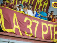 Trapo - Bandeira - Faixa - Telón - Trapo de la Barra: Revolución Vinotinto Sur &bull; Club: Tolima &bull; País: Colombia