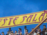 Trapo - Bandeira - Faixa - Telón - Trapo de la Barra: Revolución Vinotinto Sur &bull; Club: Tolima &bull; País: Colombia