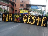 Trapo - Bandeira - Faixa - Telón - "Sur Oscura  Sur Oeste" Trapo de la Barra: Sur Oscura • Club: Barcelona Sporting Club