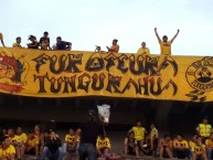 Trapo - Bandeira - Faixa - Telón - "Sur Oscura Tungurahua En El Monumental" Trapo de la Barra: Sur Oscura • Club: Barcelona Sporting Club