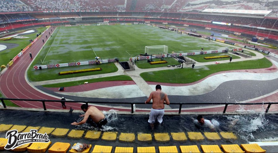 TERRIBLE LLUVIA en el Estádio Morumbi 2011 (clasico São Paulo x Palmeiras)