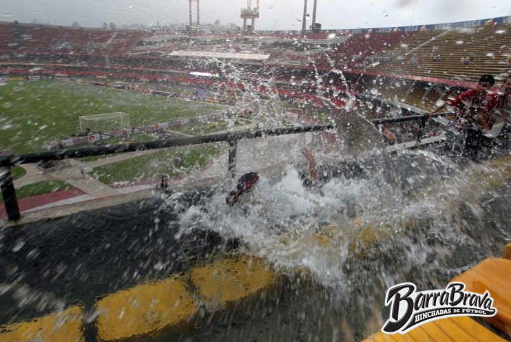 TERRIBLE LLUVIA en el Estádio Morumbi 2011 (clasico São Paulo x Palmeiras)